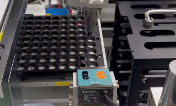 流水线扫码总卡顿?这款工业扫码器0.1秒识别,高速生产不断线 流水线扫码总卡顿?这款工业扫码器0.1秒识别,高速生产不断线